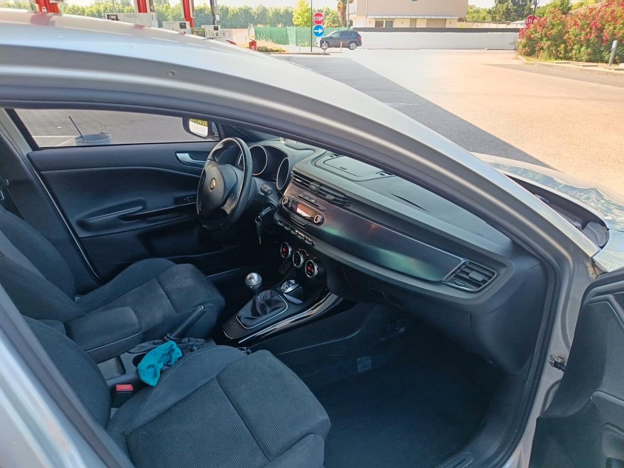 Alfa Romeo Giulietta 2.0 JTDm-2 140 CV Distinctive ok neo patente