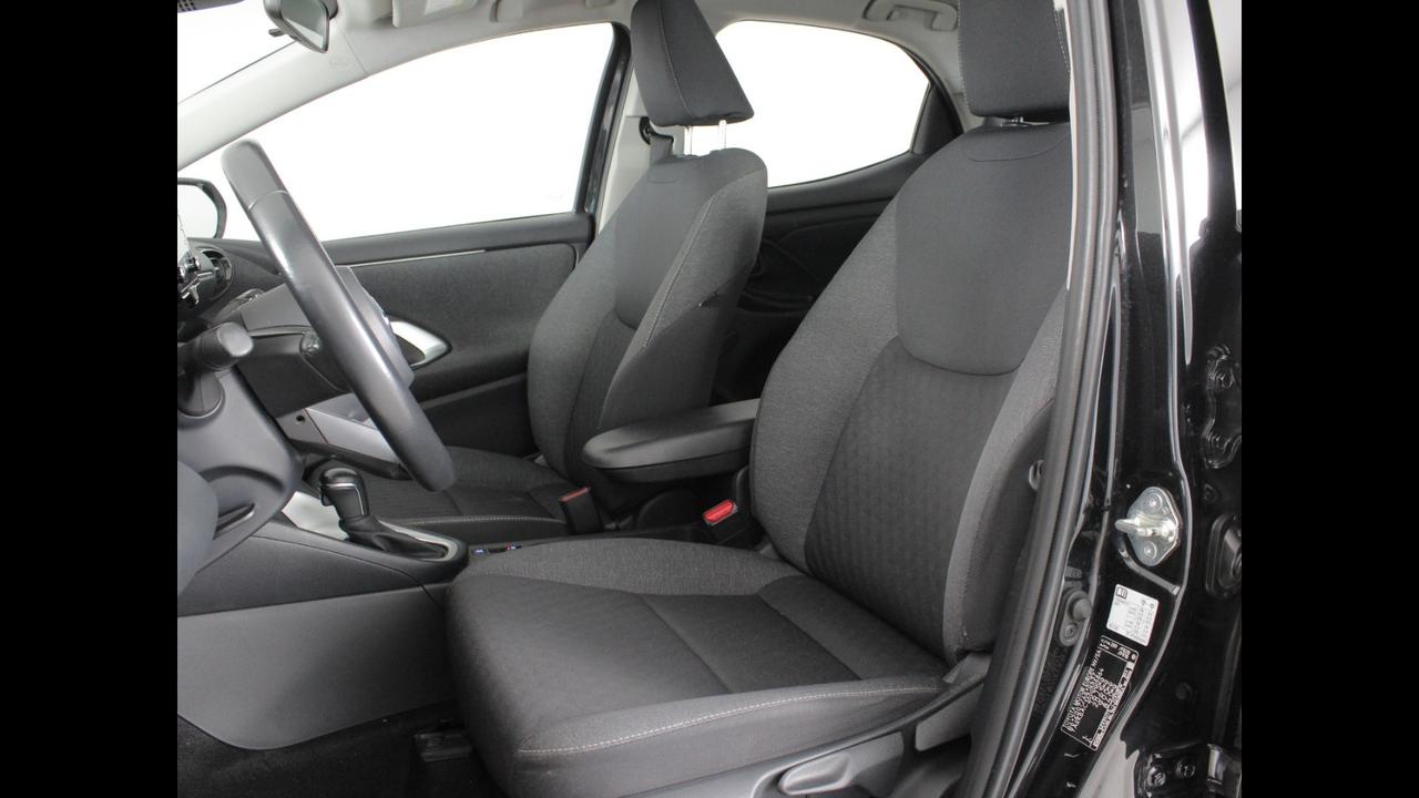 TOYOTA Yaris IV 2020 - Yaris 1.5h Business