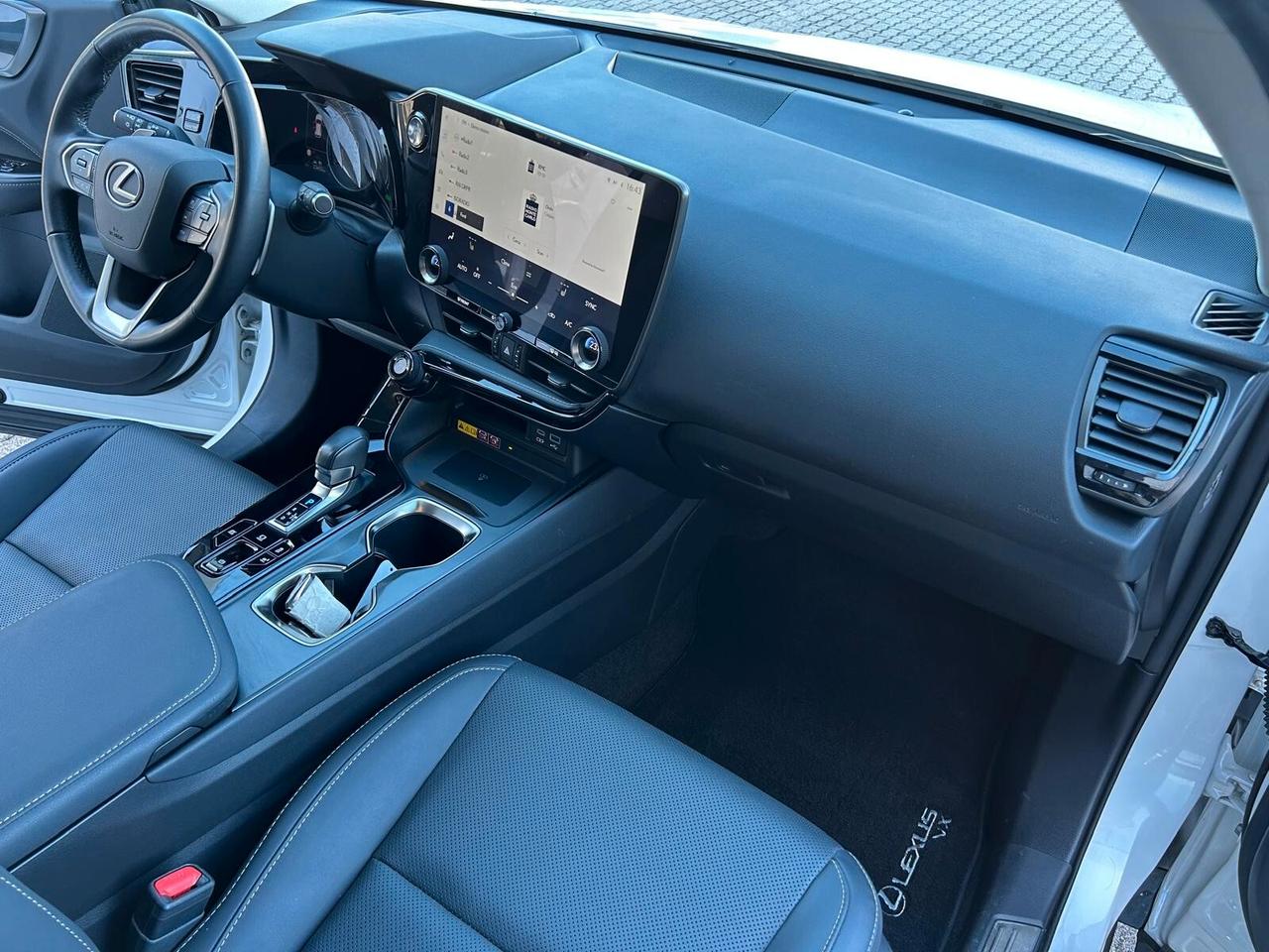 Lexus NX 350h 2.5 Premium+ 4wd e-cvt