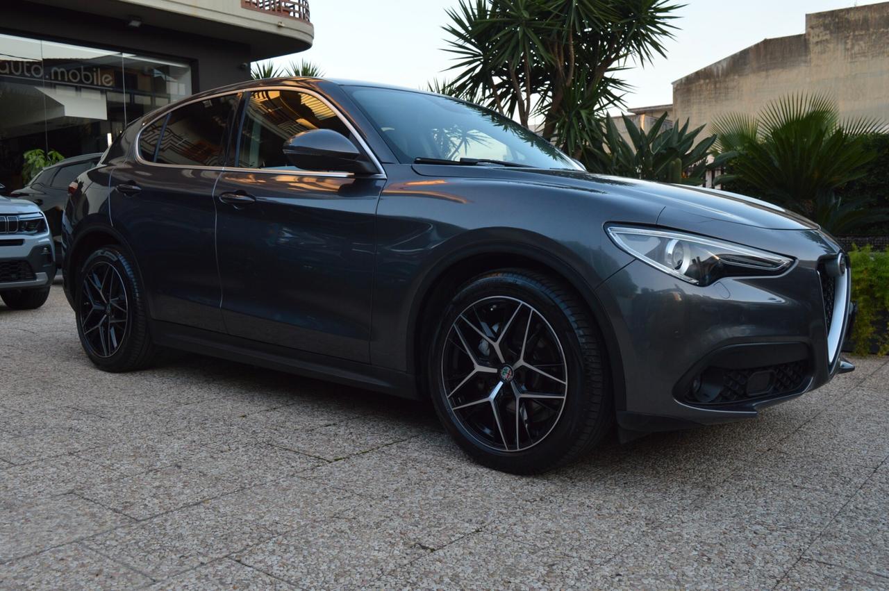 Alfa Romeo Stelvio 2.2 Turbodiesel 150 CV AT8 RWD Super