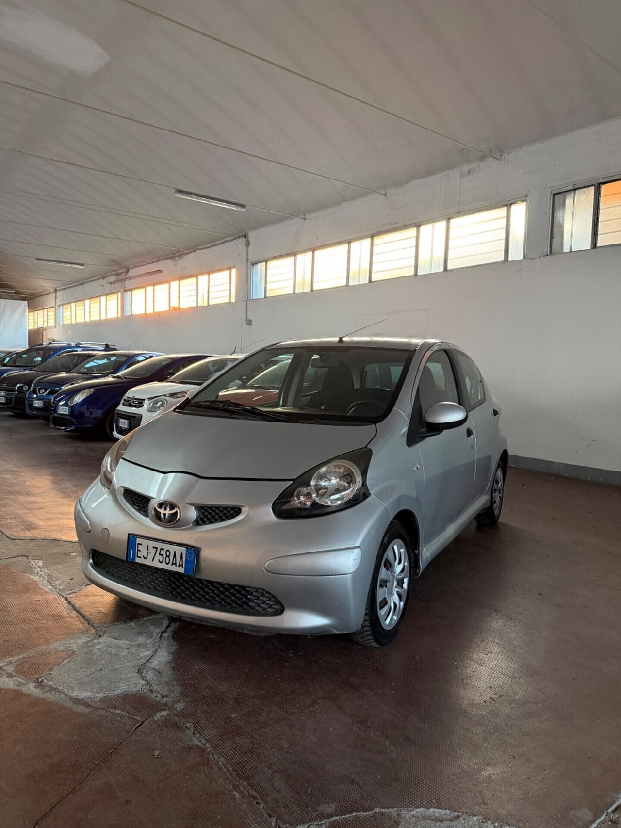 Toyota Aygo 1.0 12V VVT-i 5 porte Deep