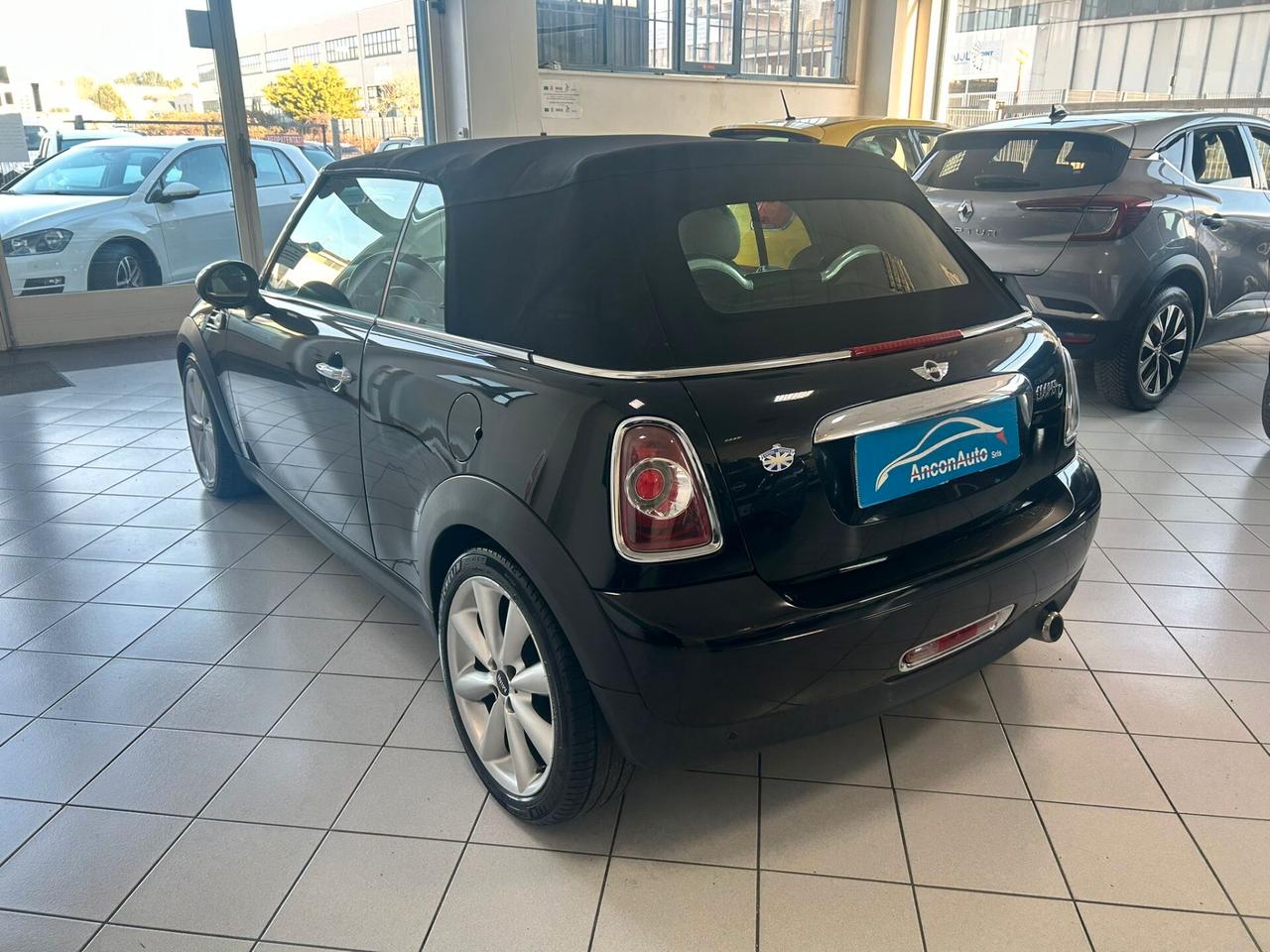Mini Cooper D Cabrio 1.6 X NEO 2010