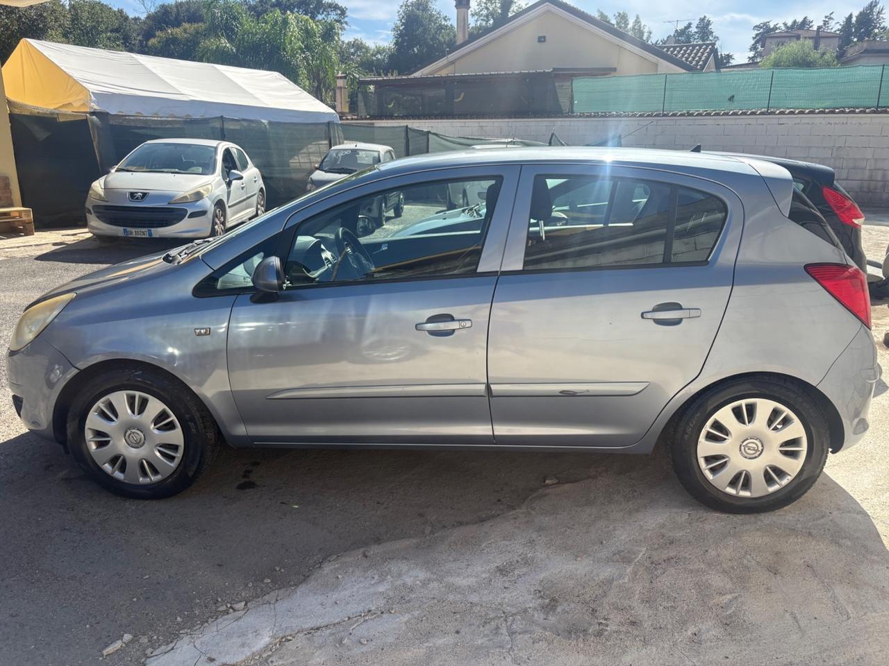 Opel Corsa 1.2 5 porte enjoy
