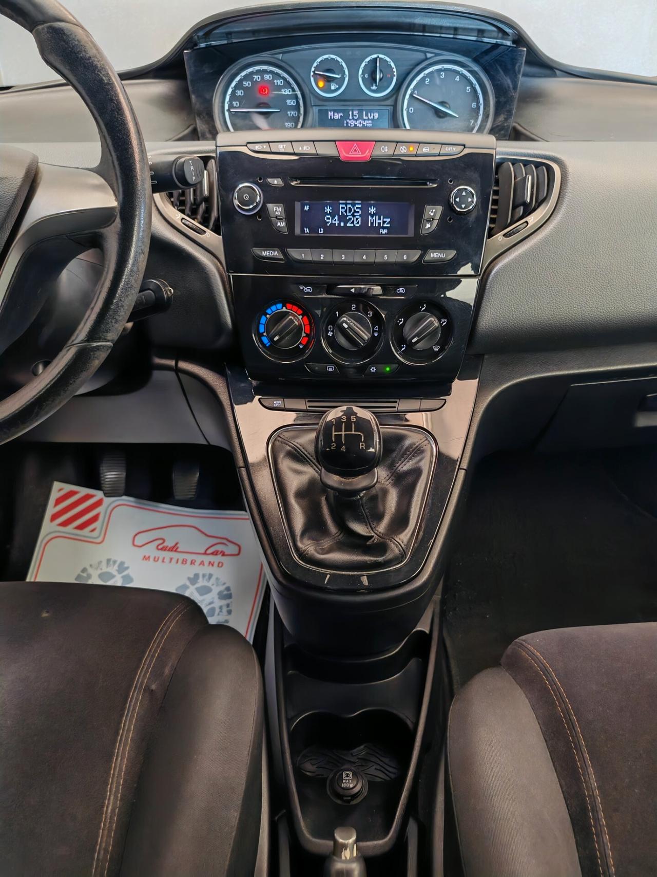 Lancia Ypsilon 1.2 69 CV 5 porte S&S Platinum
