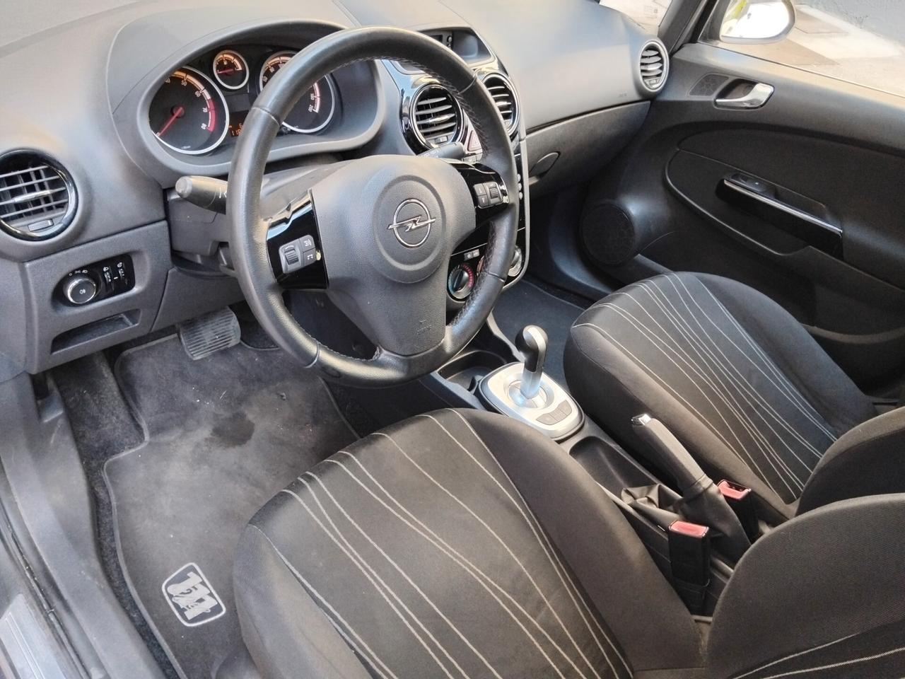 Opel Corsa 1.2 benzina automatica