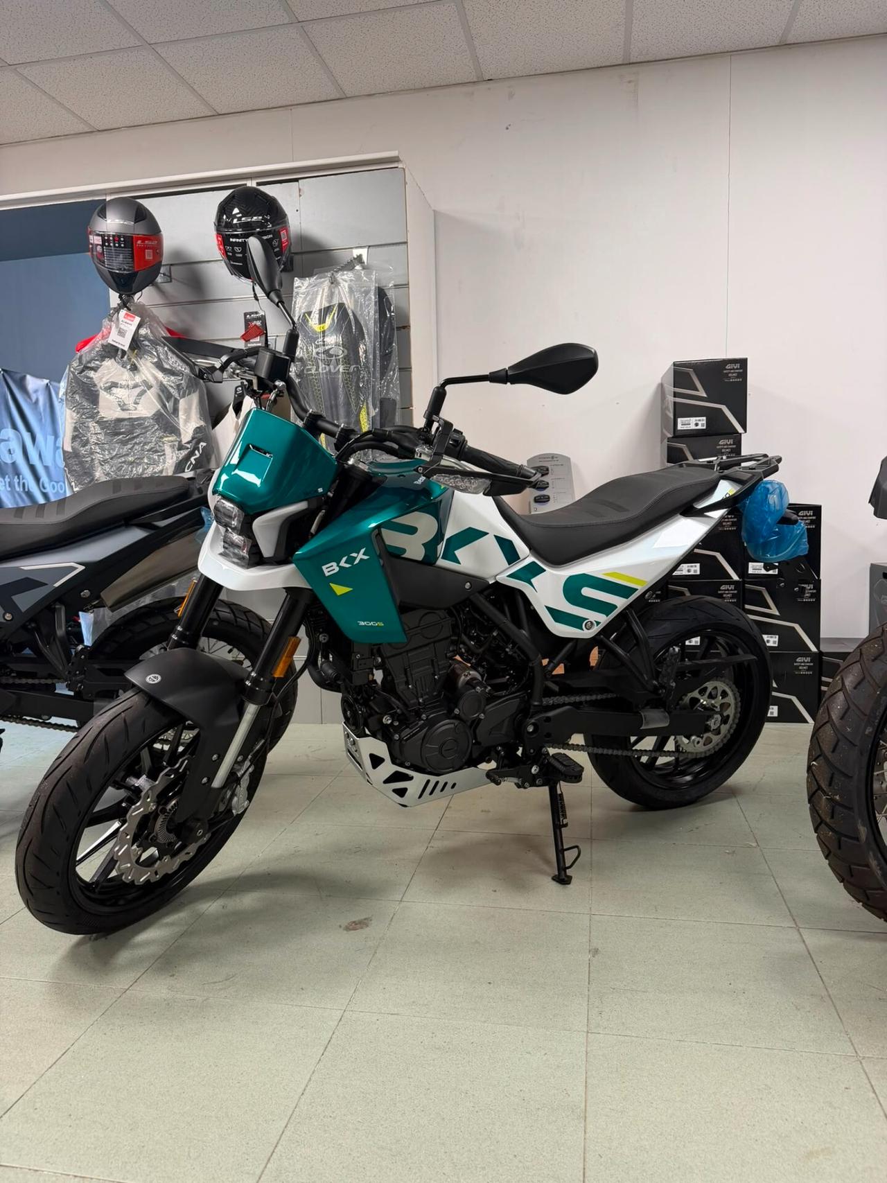 Benelli BKX 300 BKS & BKX