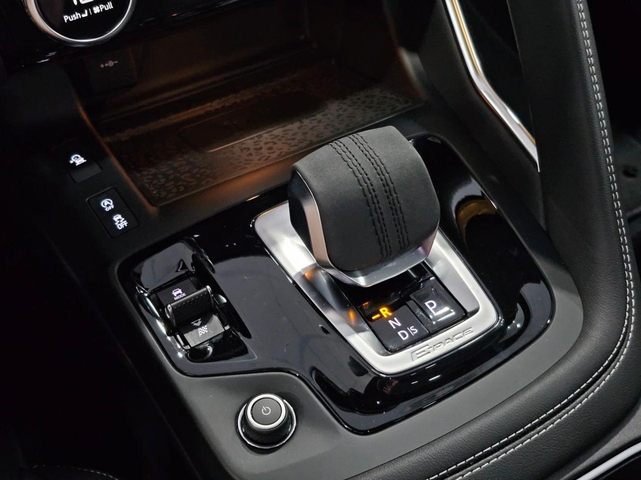 Jaguar E-Pace R-Dynamic SE Navi Camera Tetto C.20" LED BlackPack