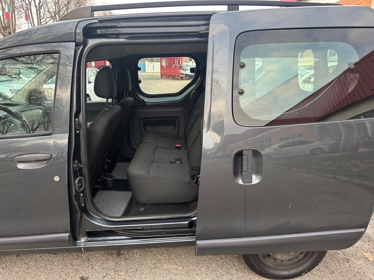 Dacia Dokker 1.6 8V 100CV Start&Stop Serie Speciale Lauréate Family