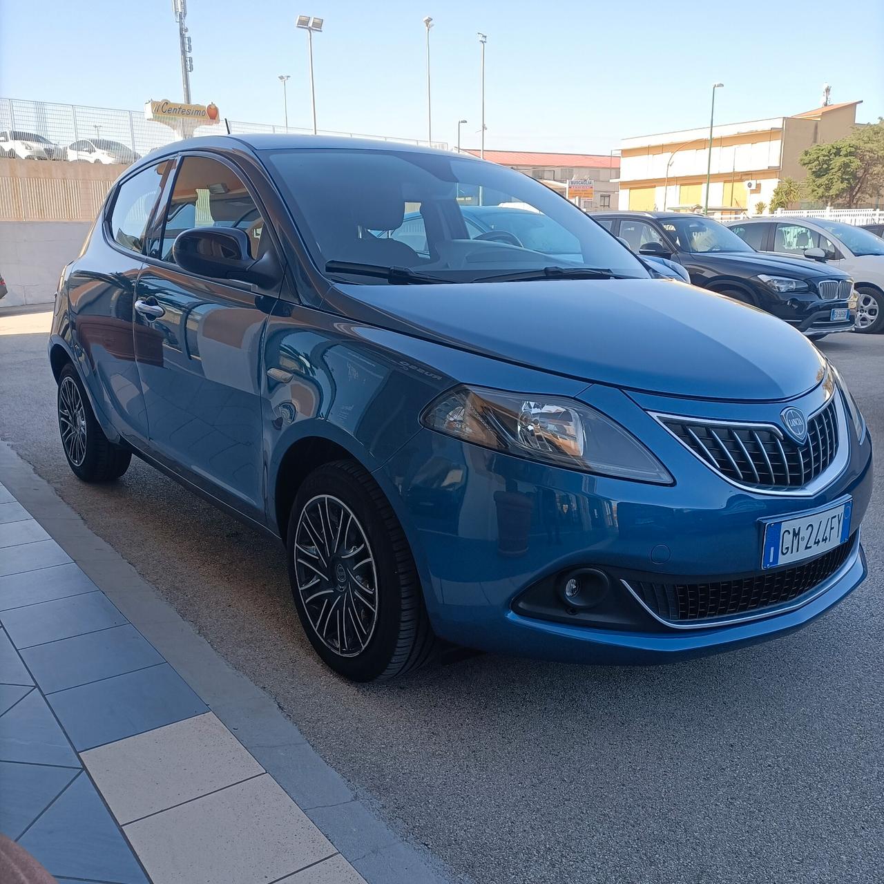 Lancia Ypsilon 1.0 FireFly 5 porte S&S Hybrid Gold