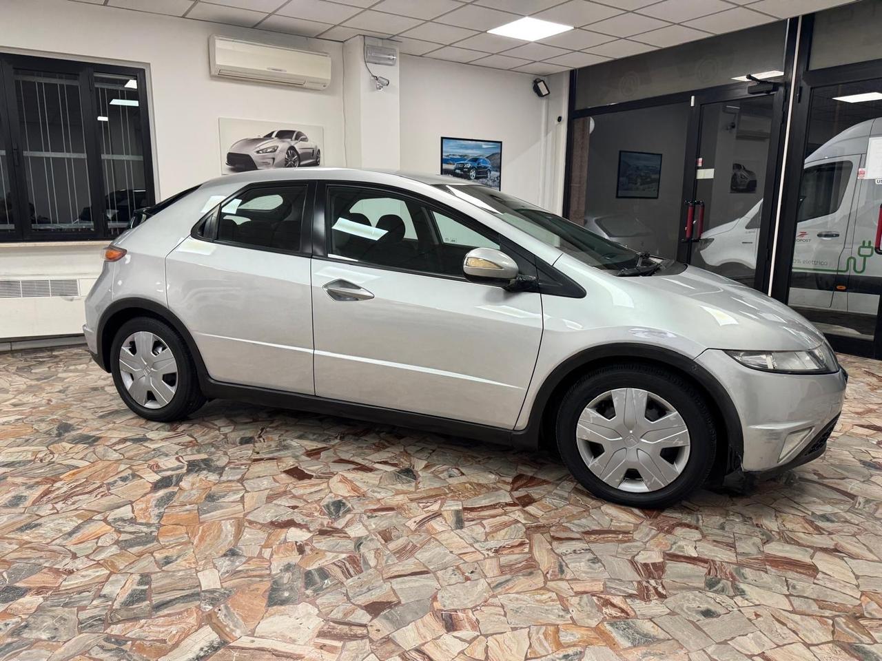 Honda Civic 1.8 i-VTEC 5p. Executive i-P