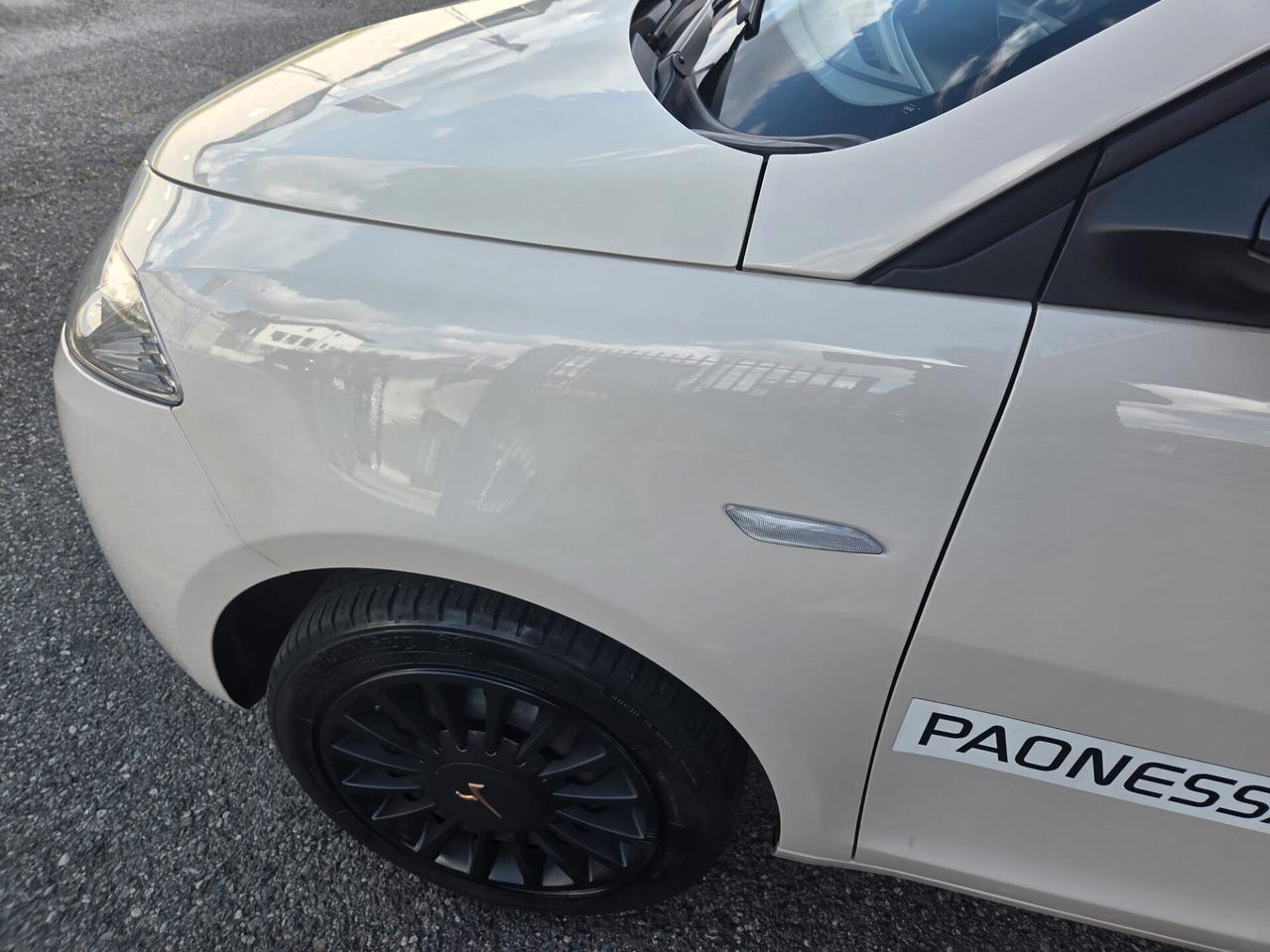 Lancia Ypsilon 1.2 69 CV 5 porte Gold Neopatentati !!