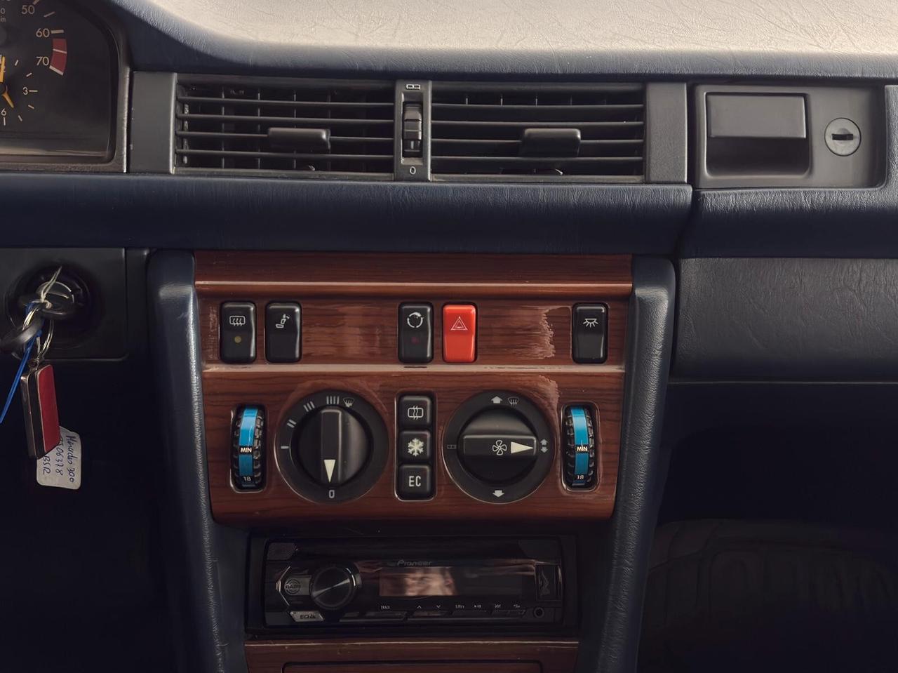 Mercedes E 300 CE Coupe