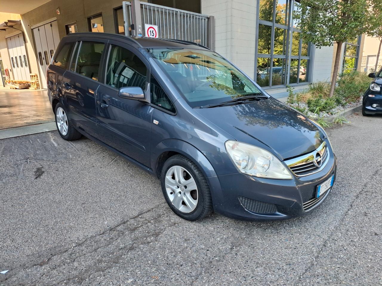 Opel Zafira 1.6 16V VVT Cosmo