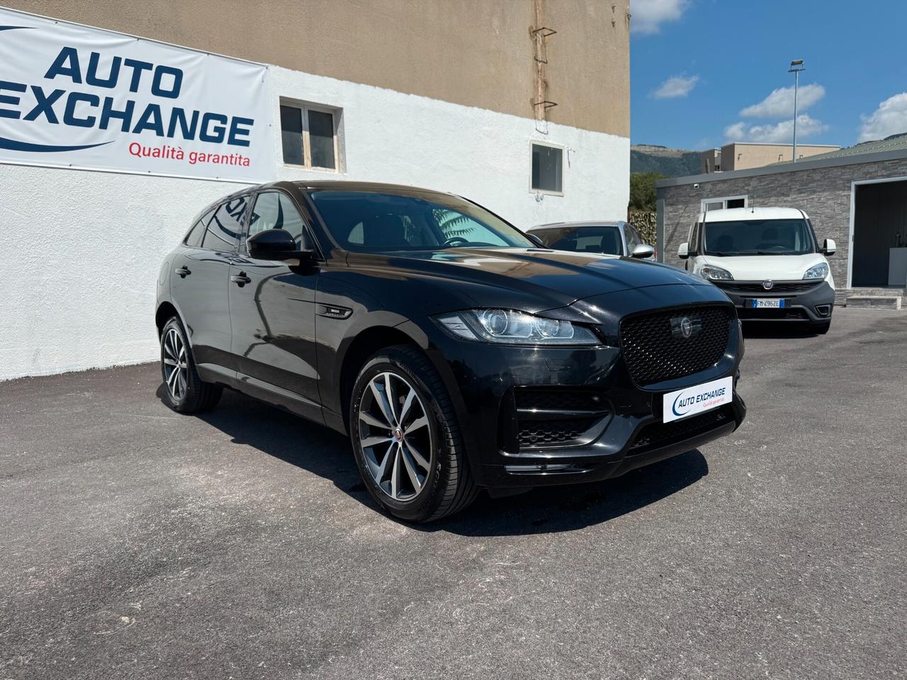 Jaguar F-Pace 2.0 D 180 CV AWD aut. R-Sport
