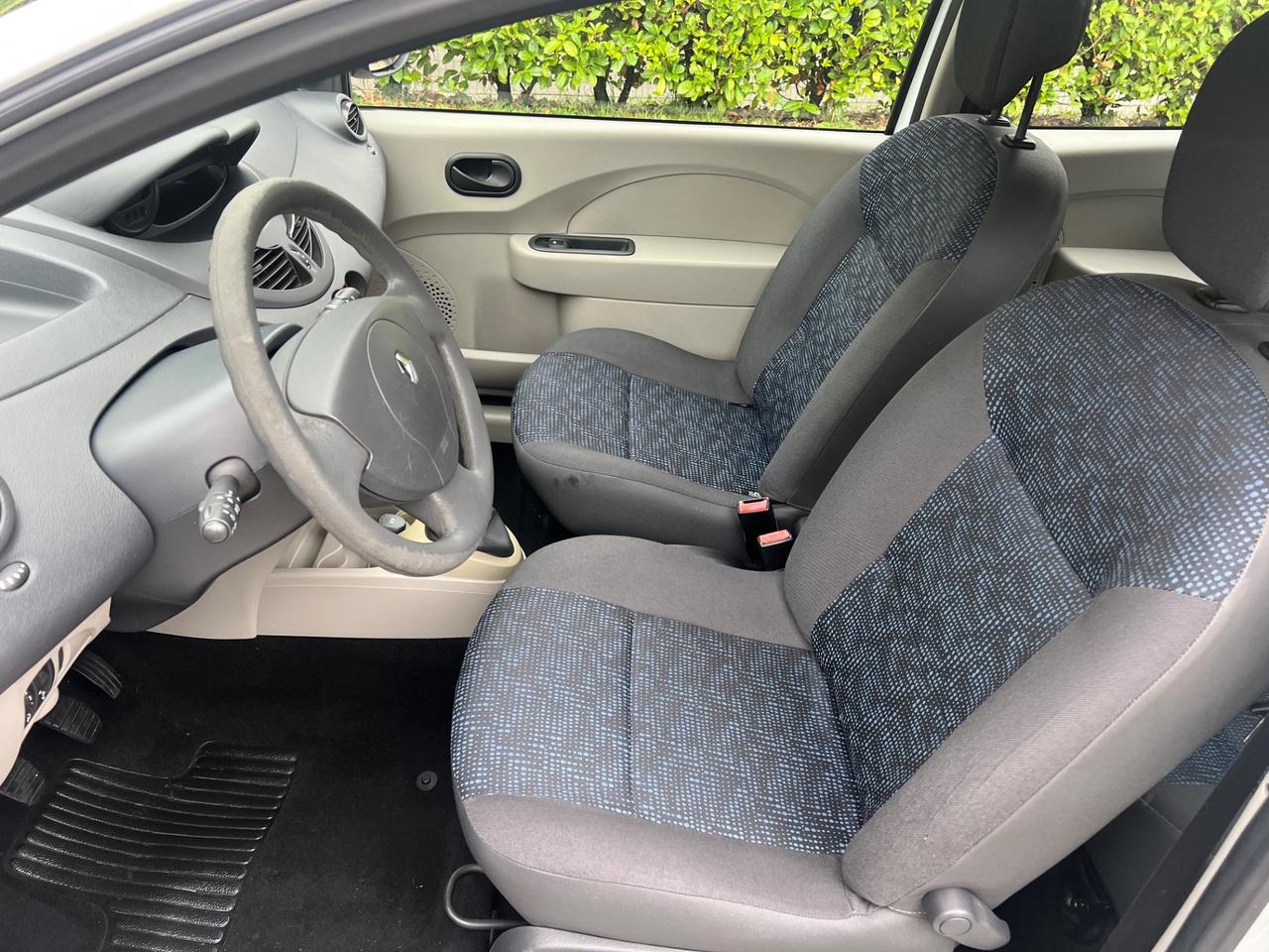 Renault Twingo 1.2 neopatentati