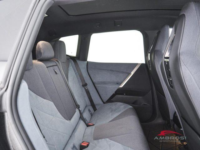 BMW iX xdrive40 pacchetto sportivo