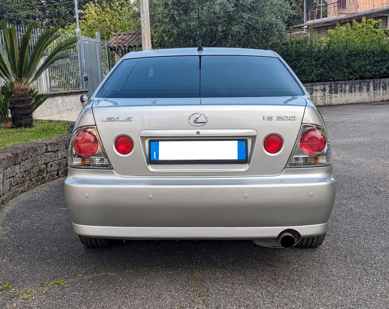 Lexus IS 200 2.0 Silver auto