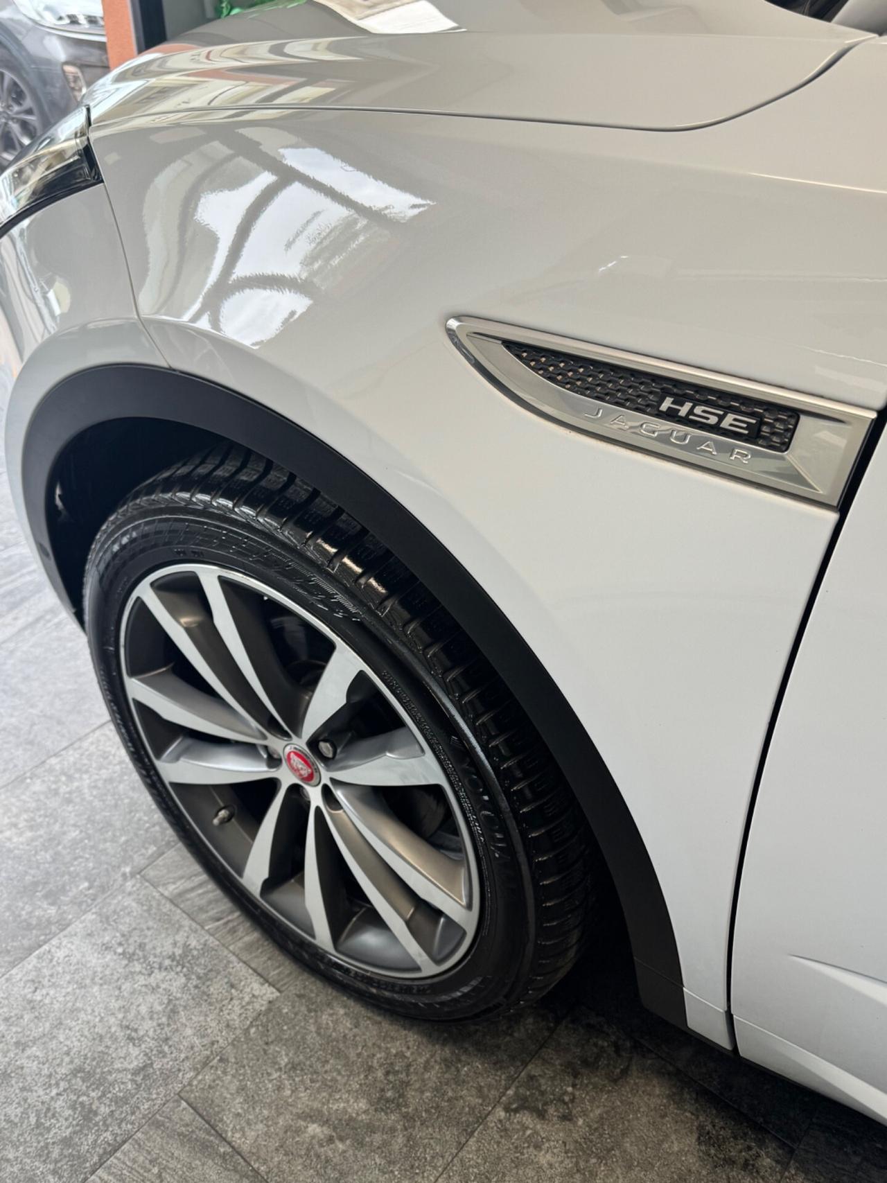 Jaguar E-Pace 2.0D 180 CV AWD R-Dynamic HSE Tetto