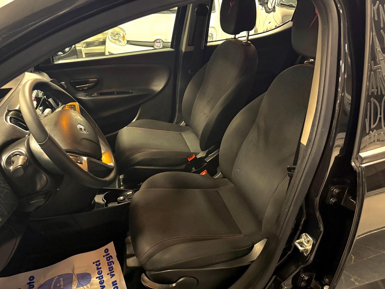 Lancia Ypsilon 1.2 69 CV S&S Silver