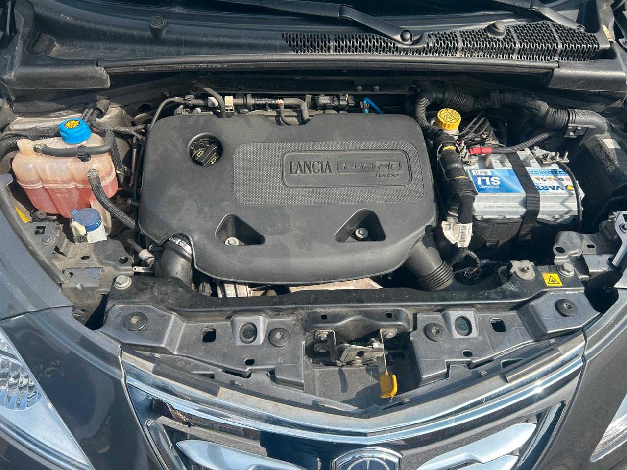 Lancia Ypsilon 0.9 TwinAir 85 CV 5 porte Metano Ecochic Gold