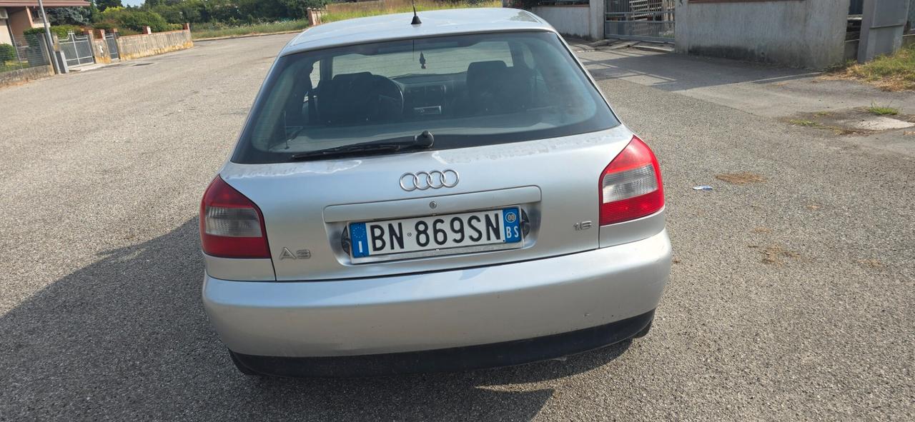 Audi A3 1.6 cat 3p. Attraction