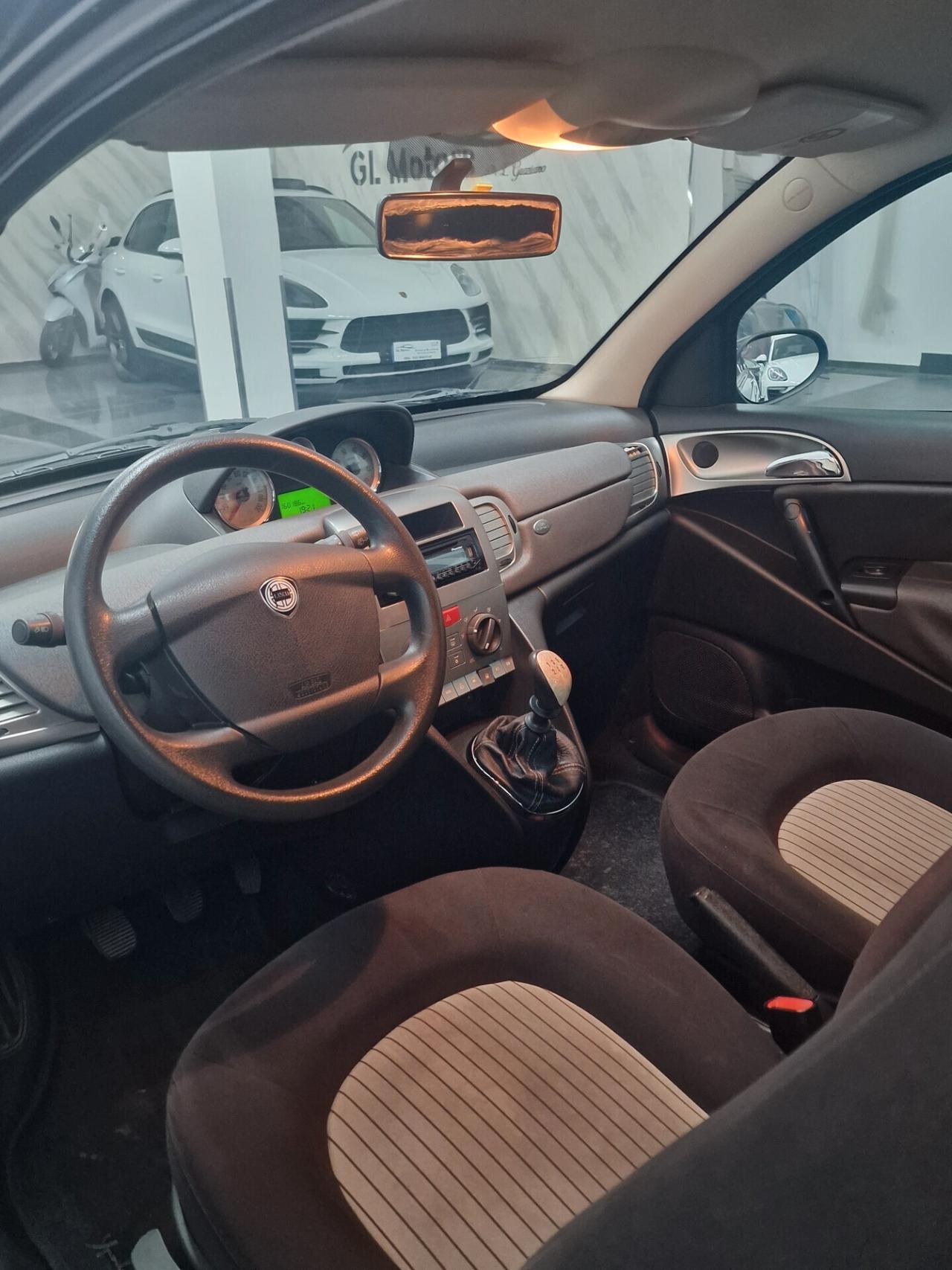 Lancia Ypsilon 1.2 Argento