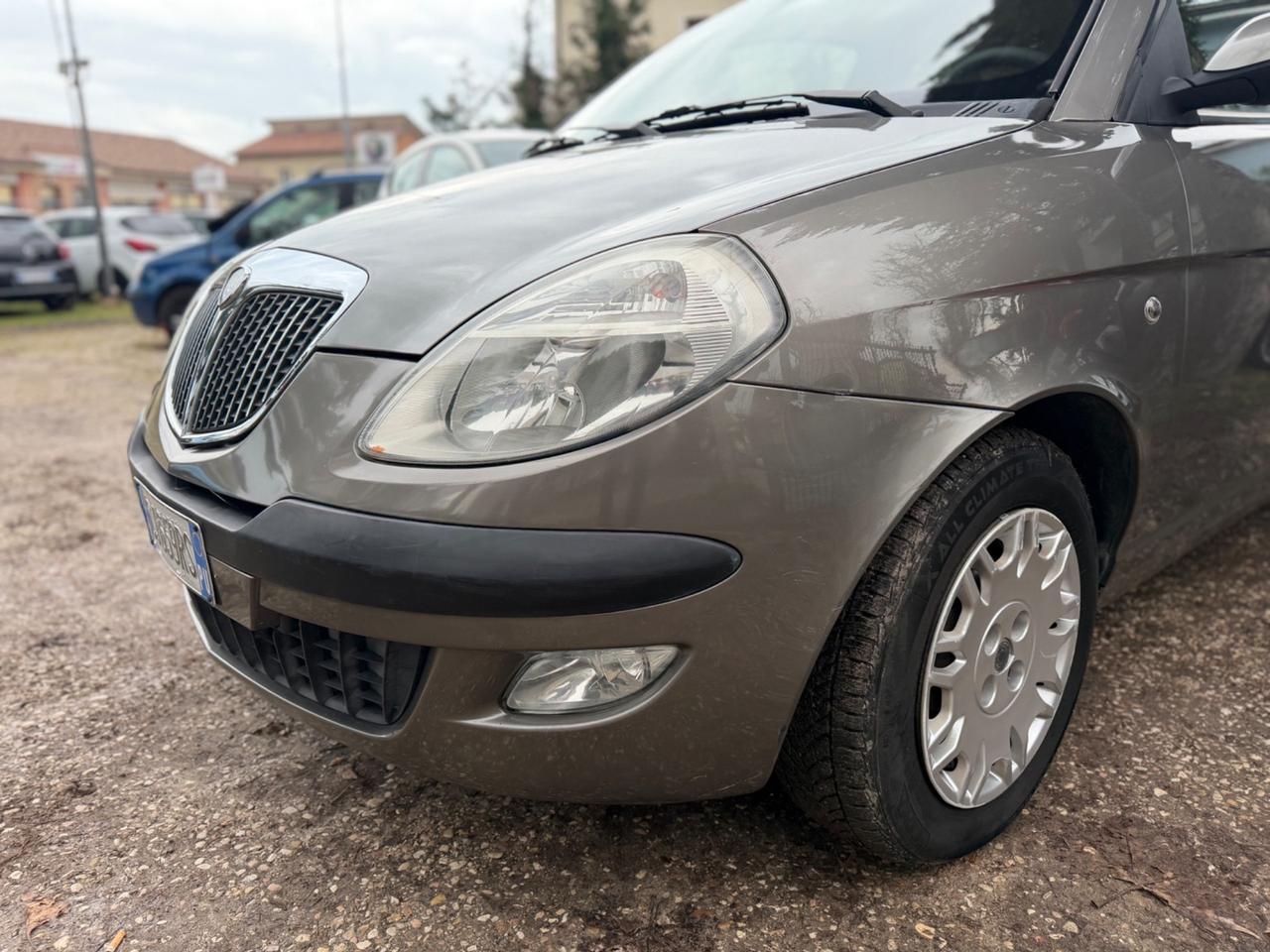Lancia Ypsilon 1.2 16V Argento