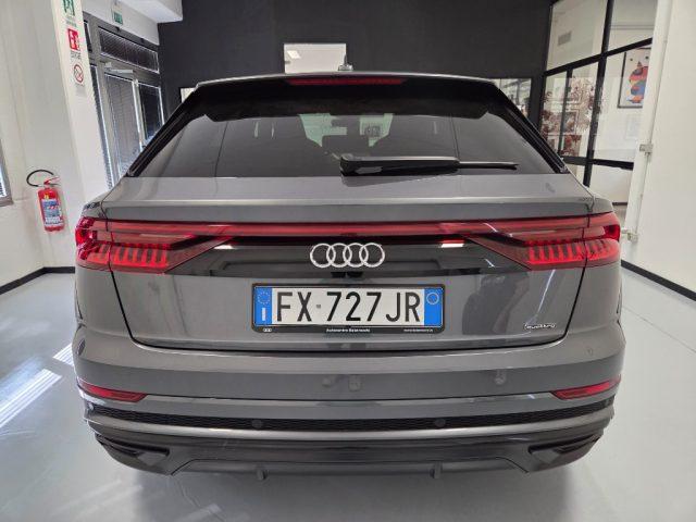 AUDI Q8 55 TFSI quattro Sline IVA ESPOSTA
