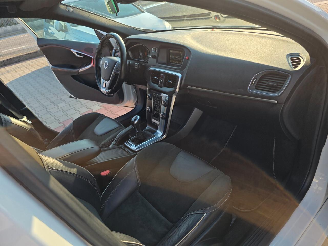Volvo V40 D2 1.6 R-design perfetta e garantita 12M