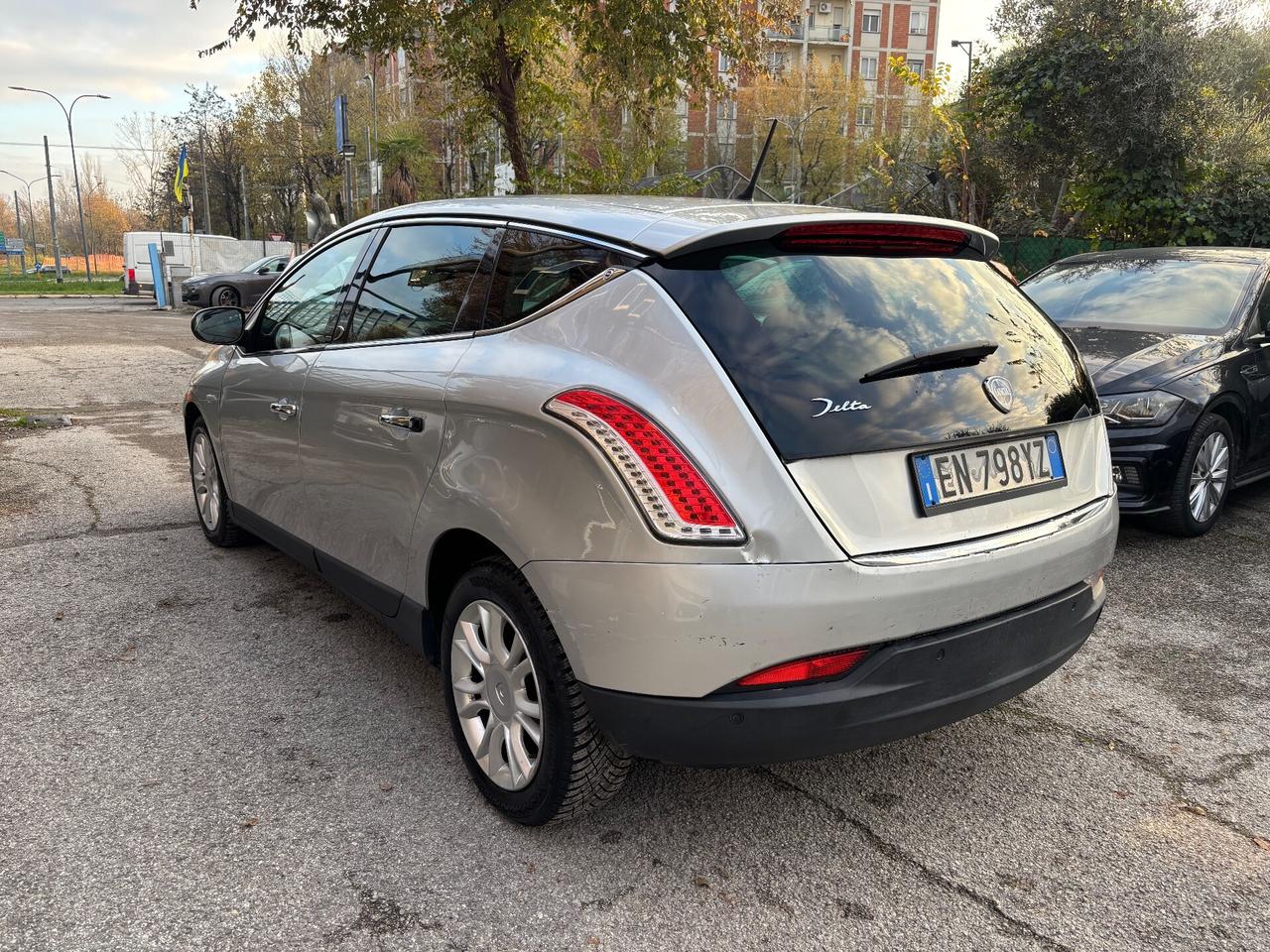 Lancia Delta 1.6 MJT AUTOMATICA Platinum ok Neopatentati