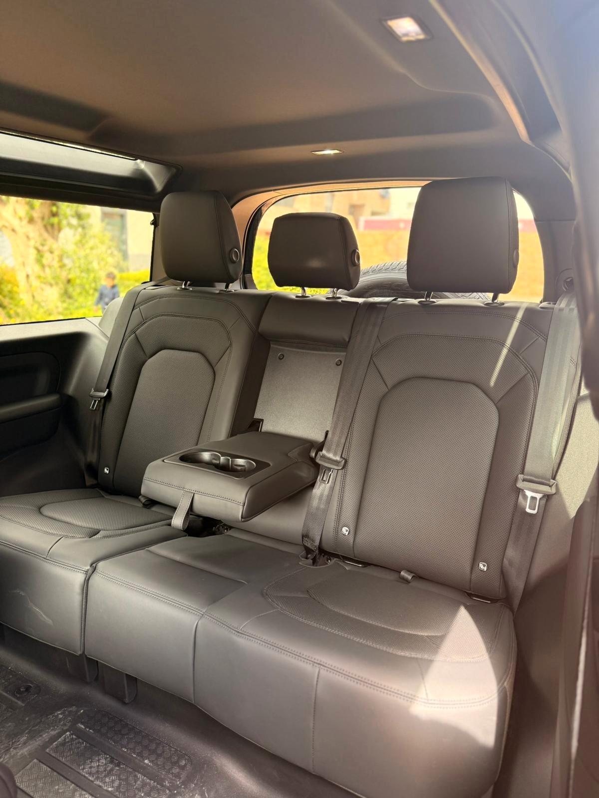 Land Rover Defender 110 2.0 Si4 PHEV 300 CV AWD Auto X-Dynamic SE