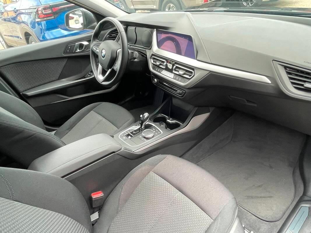 BMW Serie 1 116d Advantage auto Cockpit Pdc Led