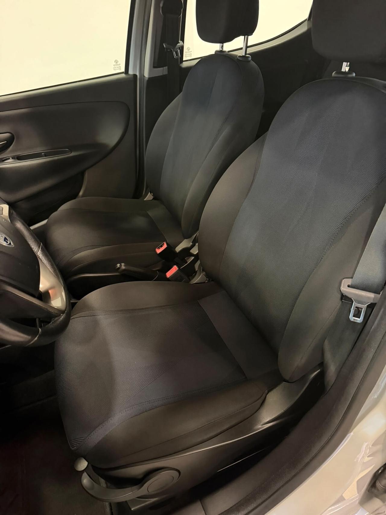 Lancia Ypsilon 1.2 69 CV 5 porte Gold