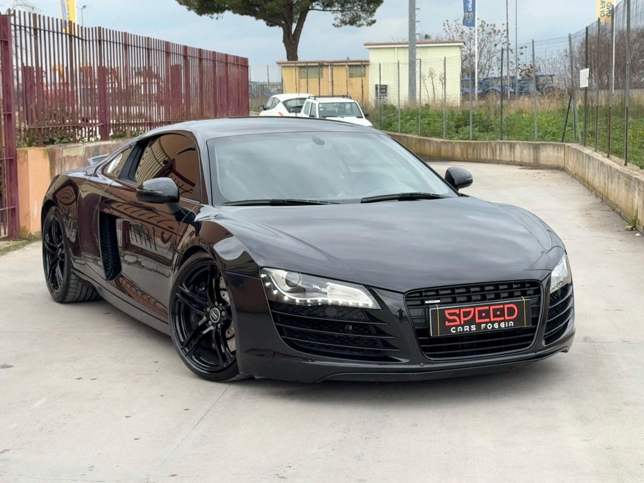 Audi R8 4.2 V8 FSI quattro R tronic