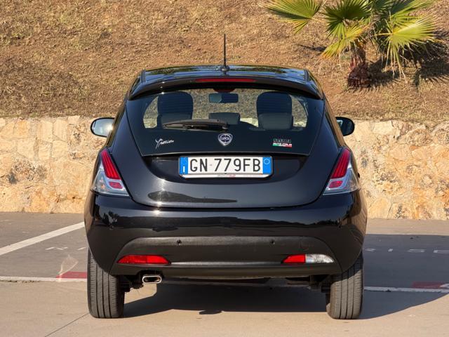 LANCIA Ypsilon HYBRID GOLD+NAVI+SENSORI+5POSTI+LED
