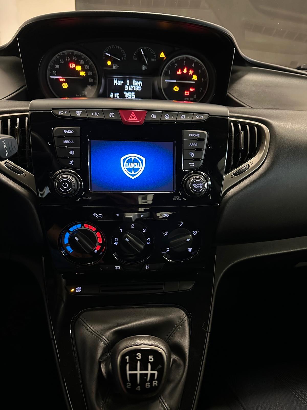 Lancia Ypsilon 1.0 FireFly 5 porte S&S Hybrid Maryne