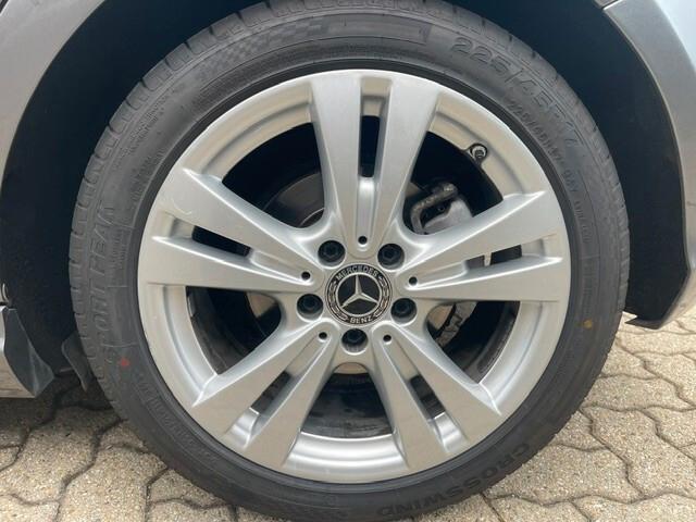 MERCEDES BENZ A 180 D SPORT 111000KM