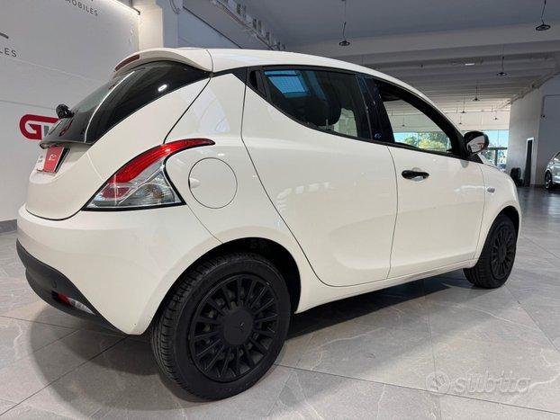 Lancia Ypsilon 1.2 69 CV 5 porte S&S Elefantino Bl