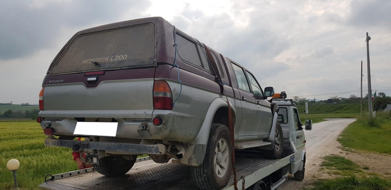 Mitsubishi L200 2.5 TDI 100CV 4WD R/D LOCK
