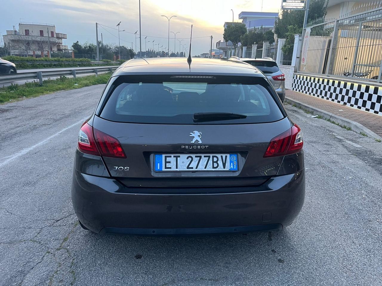 Peugeot 308 1.6 e-HDi Stop&Start Allure Unipro 2013