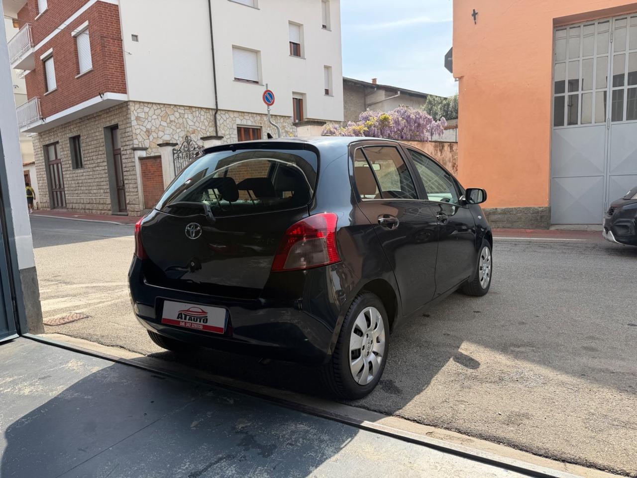 Toyota Yaris 1.0 5 porte