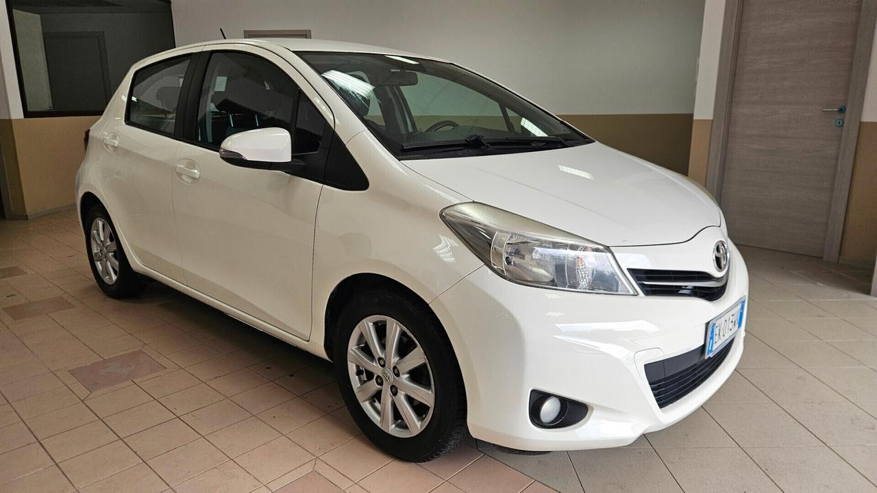 Toyota Yaris 1.0 5 porte Lounge