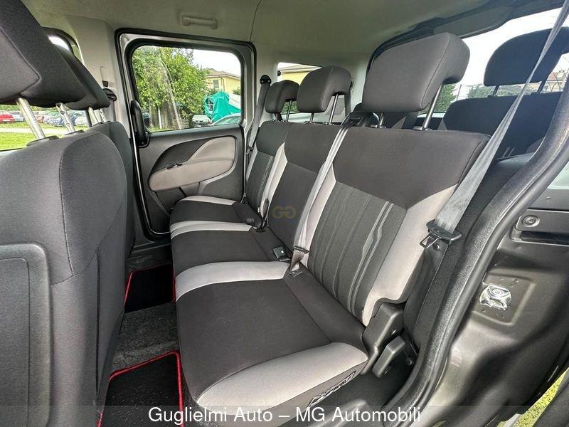 FIAT Doblò 1.4 T-Jet 16V Natural Power Lounge 7 Posti