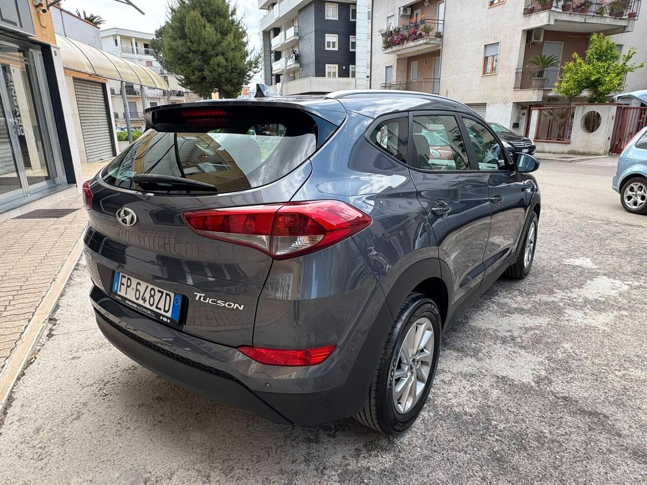 HYUNDAI TUCSON 1.7 CRDI 115 CV. X-POSSIBLE NAVI+RETROCAMERA