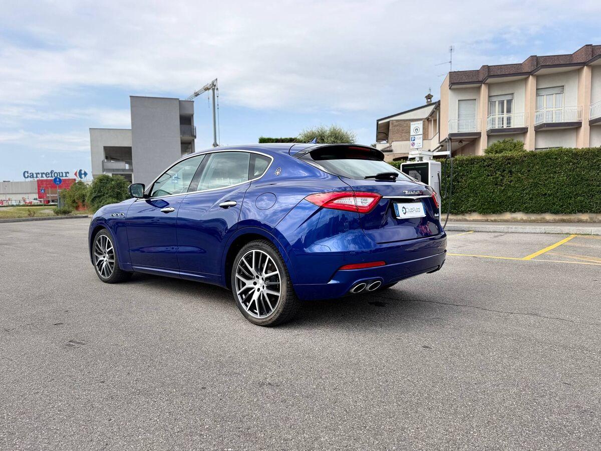 Maserati Levante 3.0 V6 275cv auto