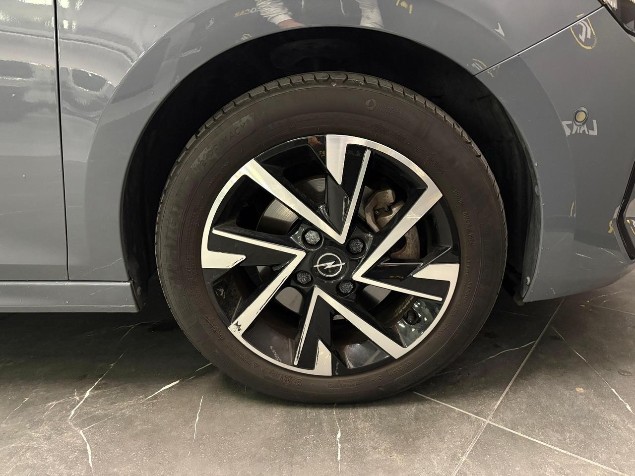 Opel Corsa 1.2 GS LINE