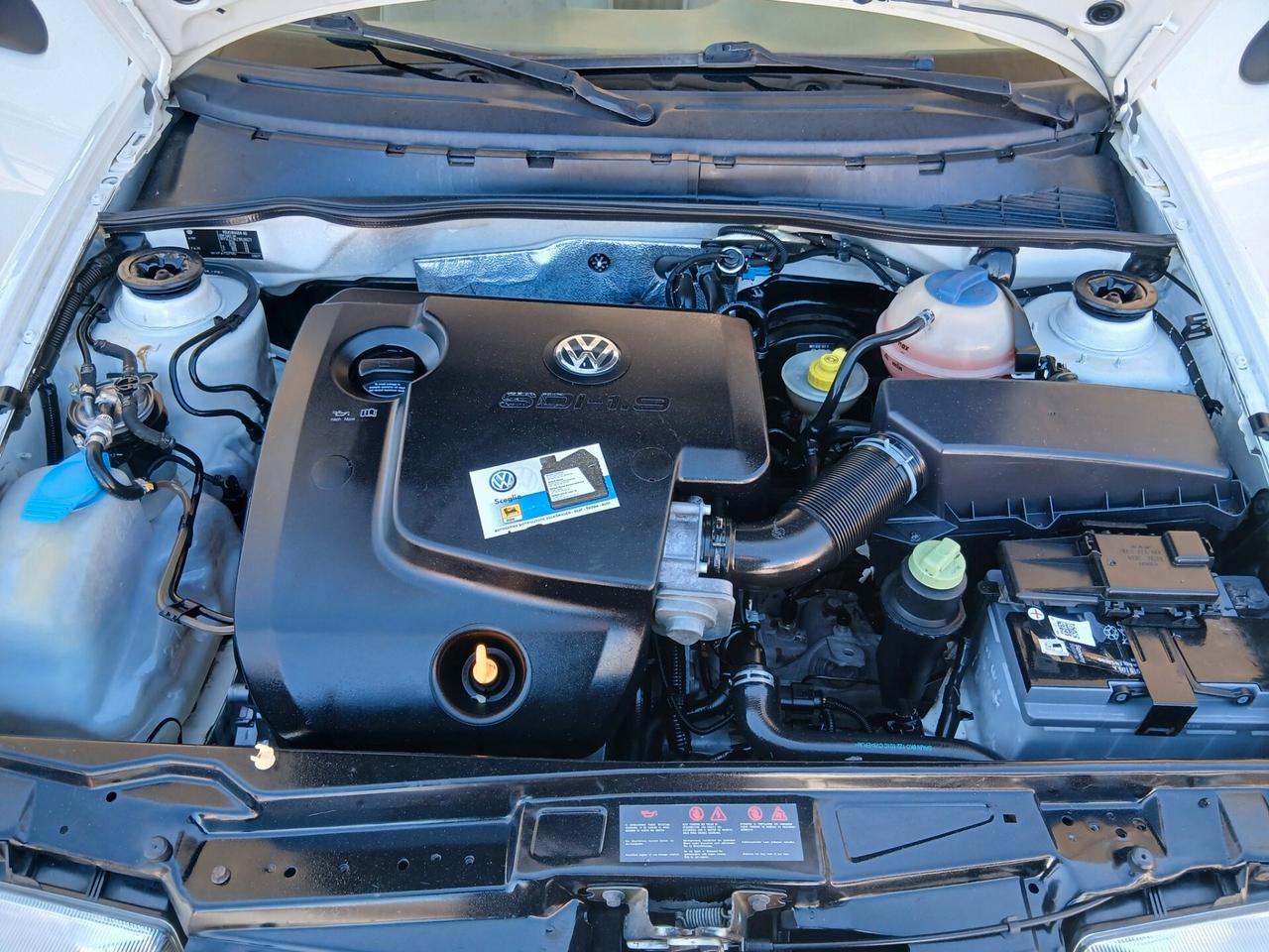 Volkswagen Caddy 1.9 SDI Van Vetrato 01