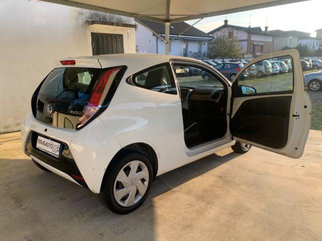 TOYOTA Aygo 1.0 VVT-i 69 CV 3 porte x-play OK NEOPATENTATI