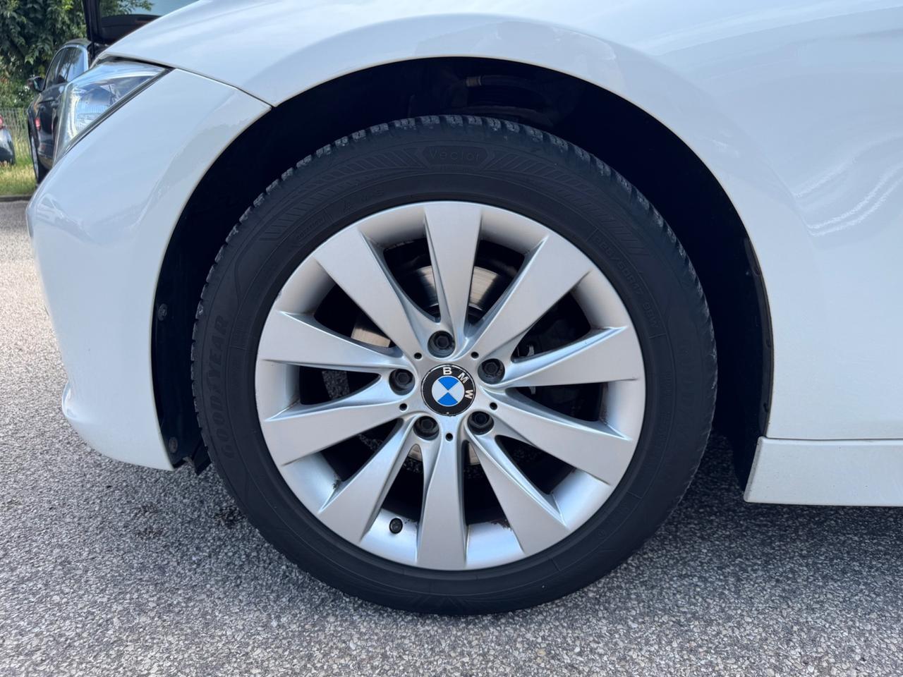 Bmw 320d 116cv Touring Modern NEOPATENTATI