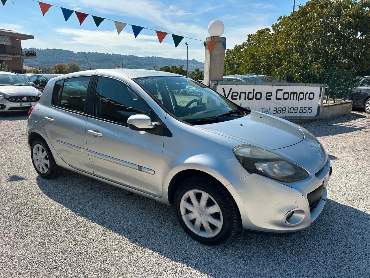 RENAULT Clio 1.2 16V 5 porte Confort